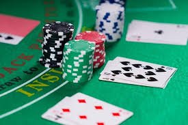 usahatoto login live blackjack table with professional dealer and interactive player chat interface